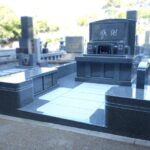 平尾霊園に「感謝」の文字が素敵なインド産アーバングレーのお墓が完成。